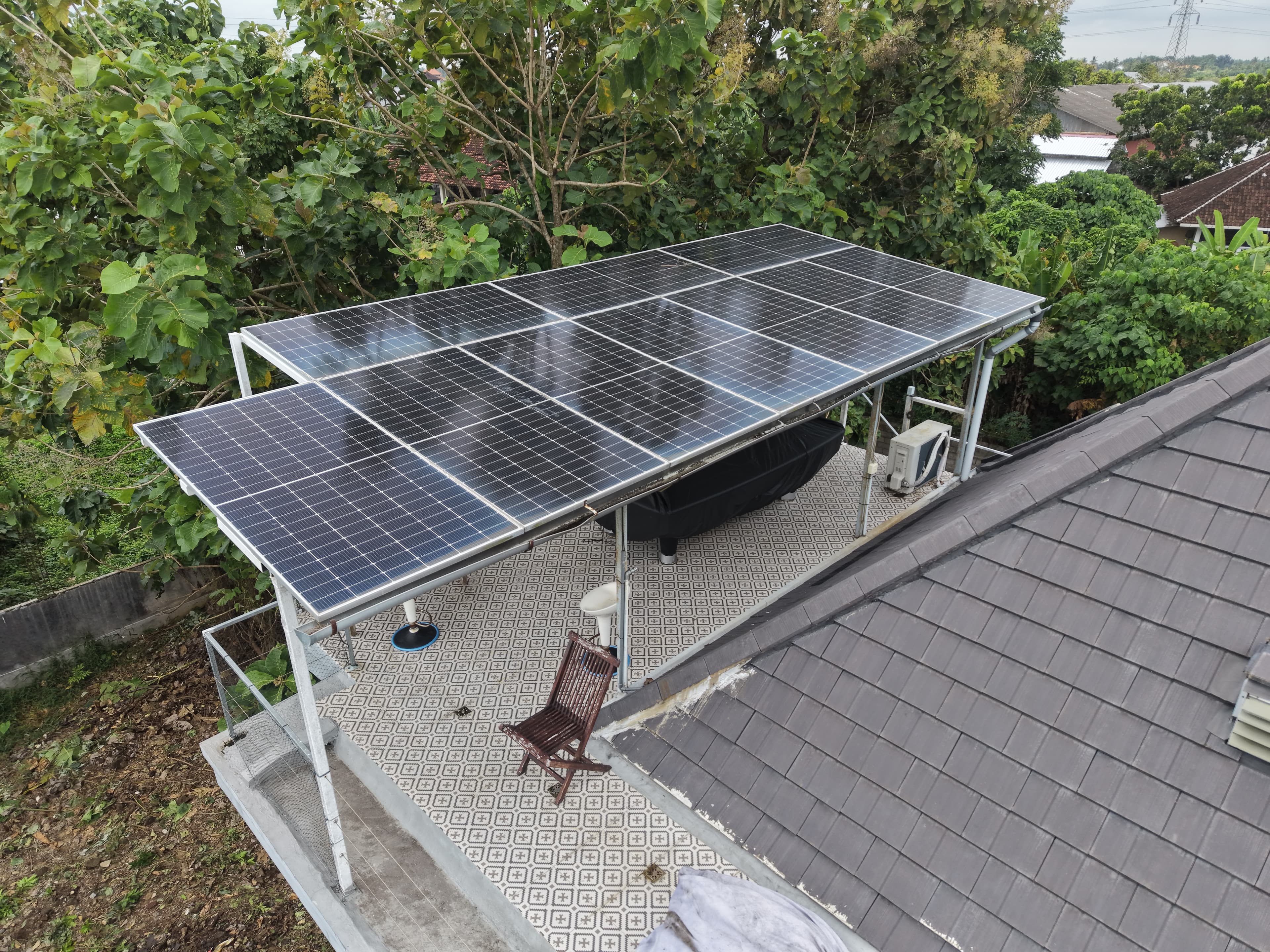Ubud villa — hybrid system